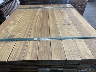 Ca. 62x Guyana Ipé planken geschaafd, 21x90mm, lengte 185cm